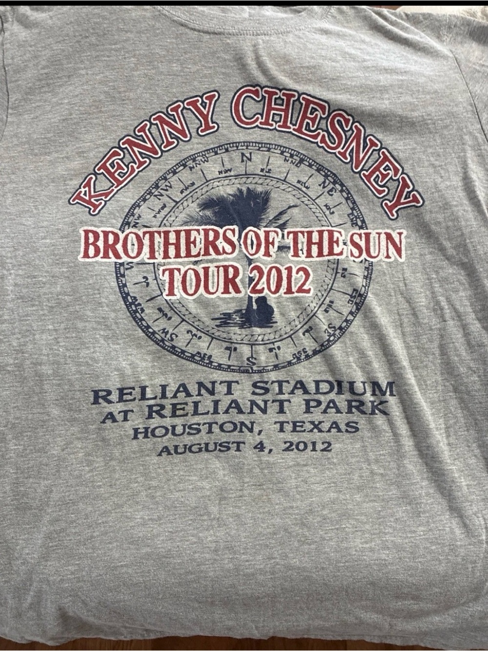 Gildan Kenny Chesney Brothers of the Sun Tour grey Tshirt